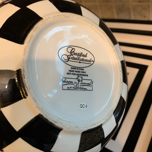 Tracy Flickinger Certified International RETIRED Pitcher “Dinner is Served” - Picture 6 of 10